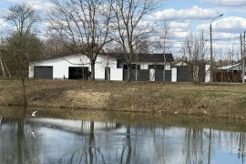  Дом рядом с водохранилищем