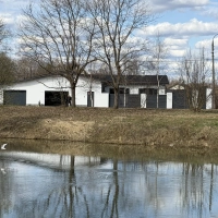  Дом рядом с водохранилищем